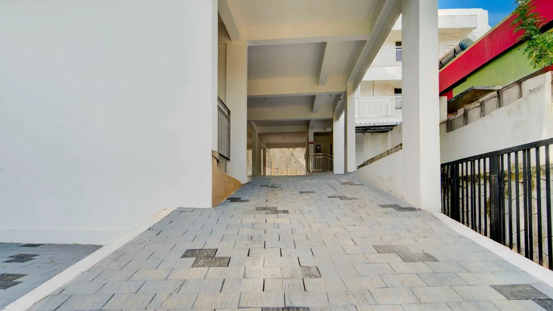 Hotel O Valiyavila Junction تريفِندرم 3*,  الهند